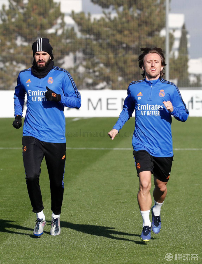 爱游戏真人在线直播关于赛后体能课后，瓦伦西亚内部沟通备战NBA常规赛，信心回归，资深球员宣示担当的信息